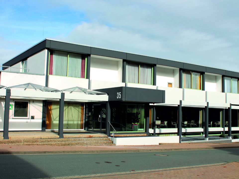 Eingnagsbereich zur ASKLEPIOS Helenenklinik in Bad Wildungen